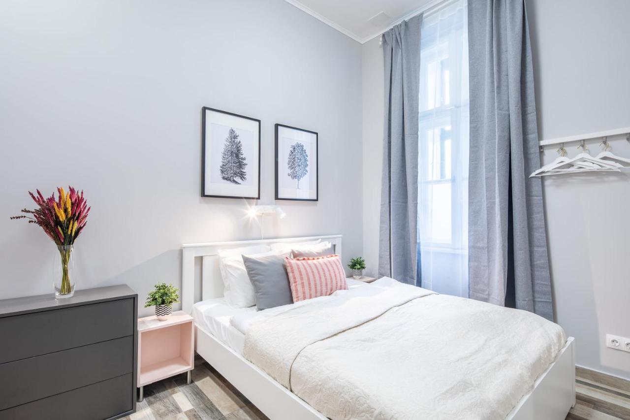 New - Central And Modern Studio Budapest Luaran gambar
